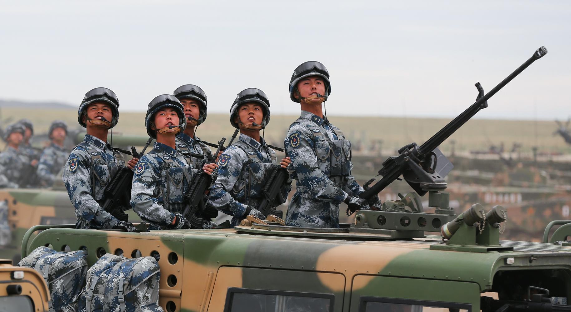 建軍90年閱兵完整版，回顧歷史，展望未來，建軍90年閱兵回顧，歷史印記與未來展望
