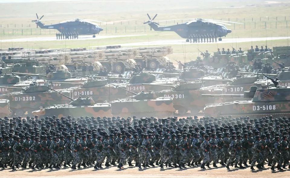 建軍90周年閱兵儀式，回顧輝煌歷程，展望嶄新未來(lái)，建軍90周年閱兵儀式，回顧輝煌歷程，展望嶄新未來(lái)，彰顯軍威國(guó)威的力量展示