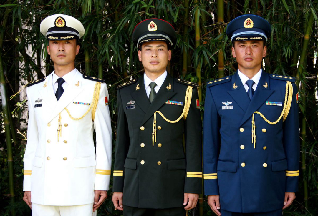 中國人民解放軍軍裝的演變與意義，中國人民解放軍軍裝演變及其意義探究
