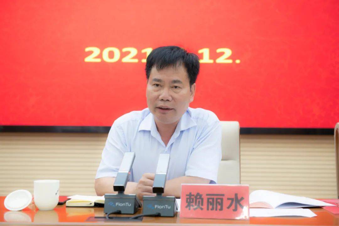 二四六香港資料期期中，深度解析與SEO優(yōu)化策略，深度解析香港期期中資料，SEO優(yōu)化策略揭秘