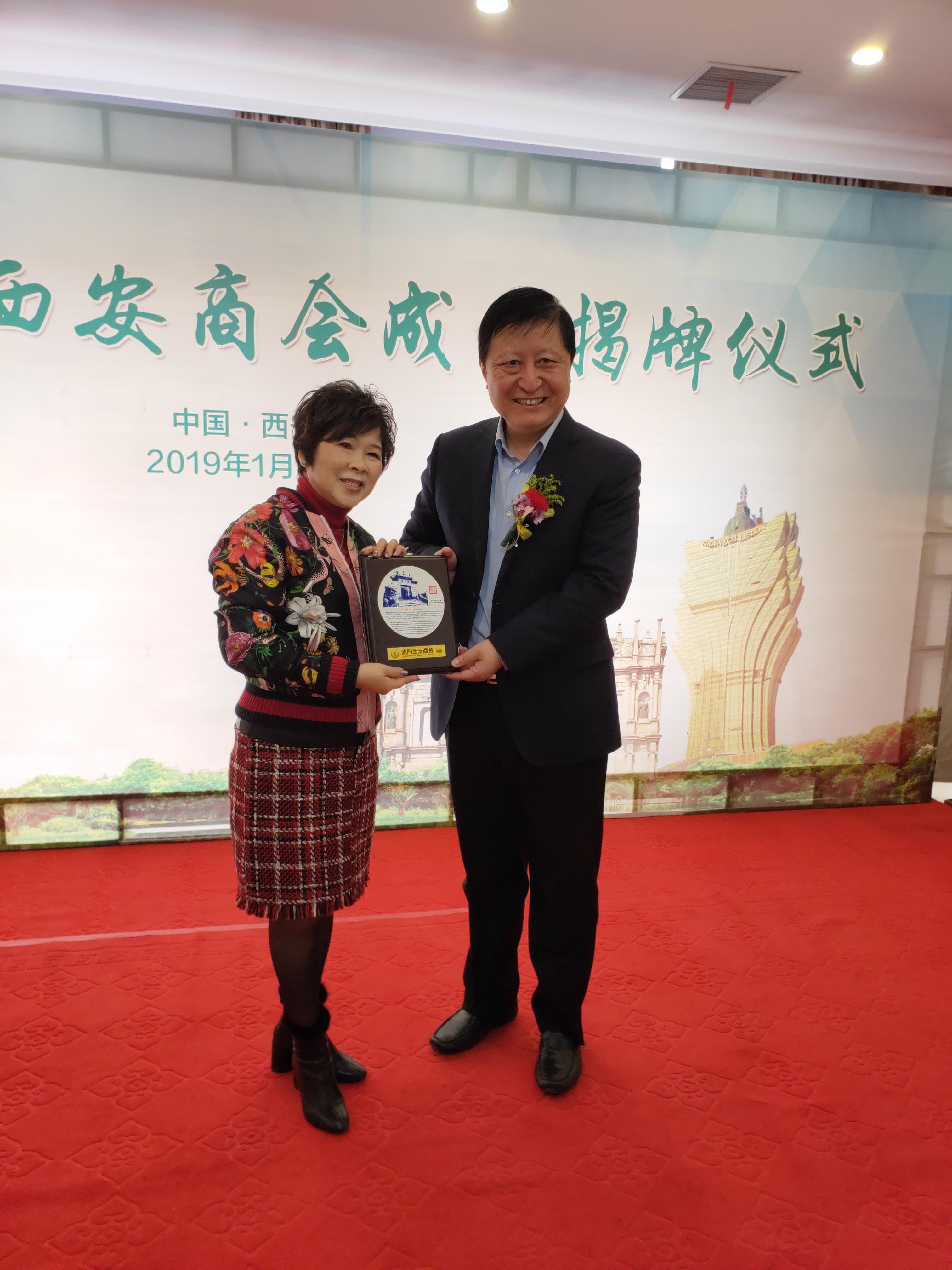 澳門一肖100準(zhǔn)免費(fèi)——揭秘彩票背后的秘密，澳門彩票揭秘，一肖預(yù)測(cè)背后的真相