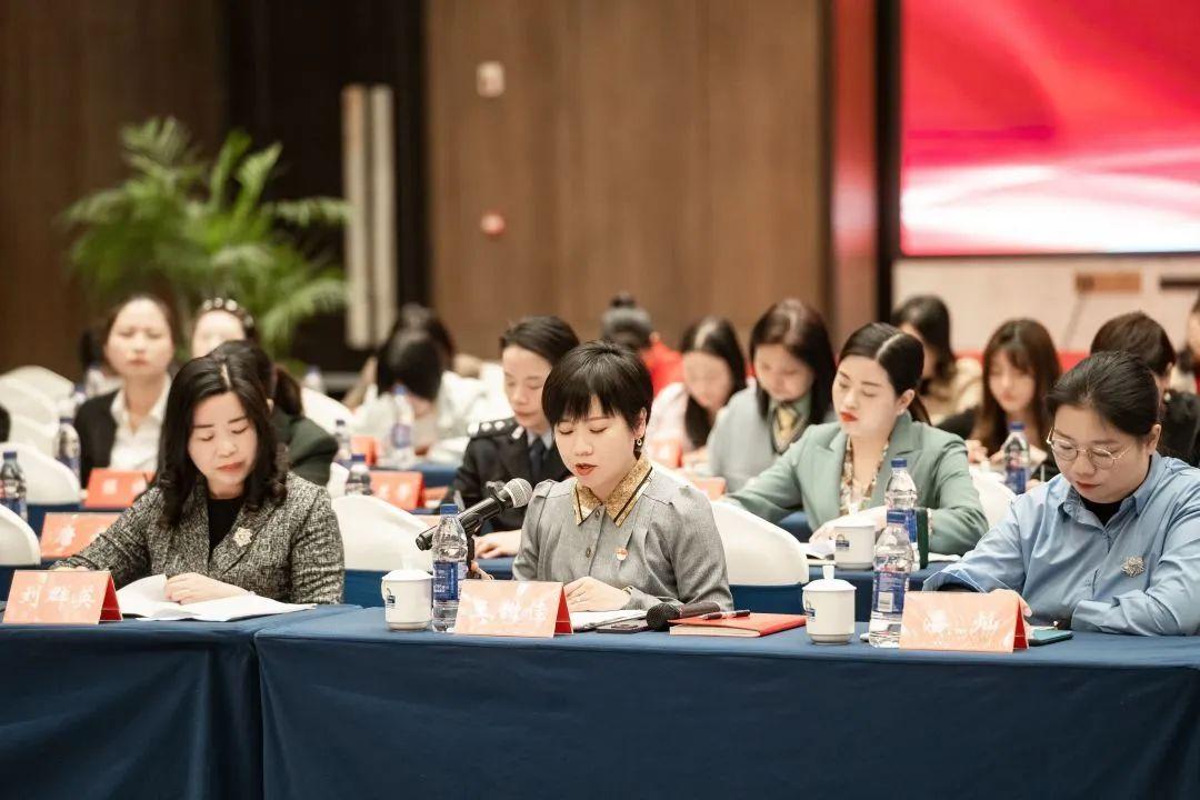 正版管家婆軟件，全面解析其優(yōu)勢與價值，正版管家婆軟件，優(yōu)勢與價值全面解析