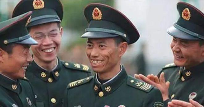 軍士長(zhǎng)是什么級(jí)別待遇詳解，軍士長(zhǎng)待遇級(jí)別詳解，級(jí)別與待遇揭秘