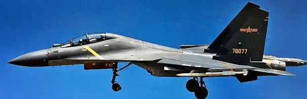 殲11、殲15與殲16，三代戰(zhàn)機(jī)身不一樣，展現(xiàn)中國(guó)航空工業(yè)的輝煌成就，殲11、殲15與殲16，展現(xiàn)中國(guó)航空工業(yè)的輝煌成就，三代戰(zhàn)機(jī)身的獨(dú)特風(fēng)采