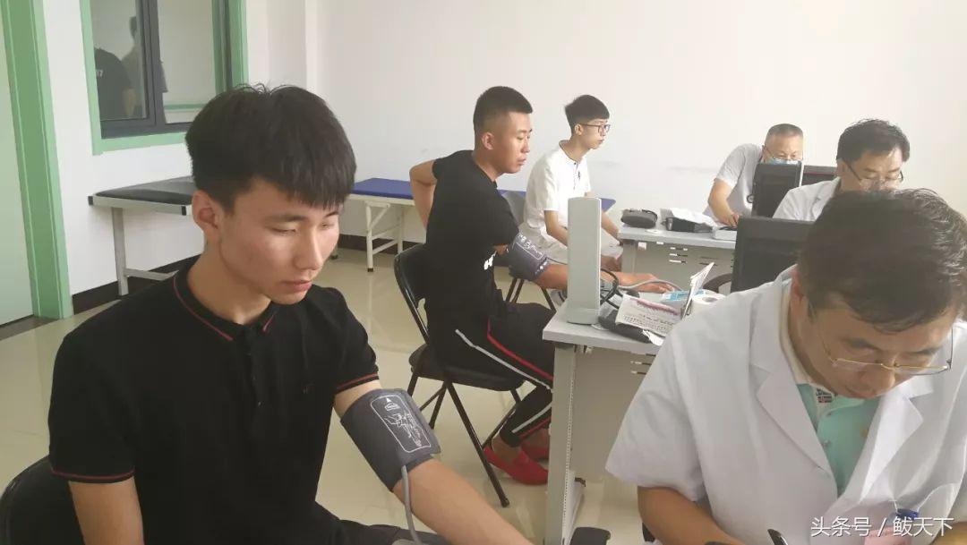 免費(fèi)征兵咨詢，全天候在線，為您解答疑惑，免費(fèi)征兵咨詢?nèi)旌蛟诰€答疑解惑