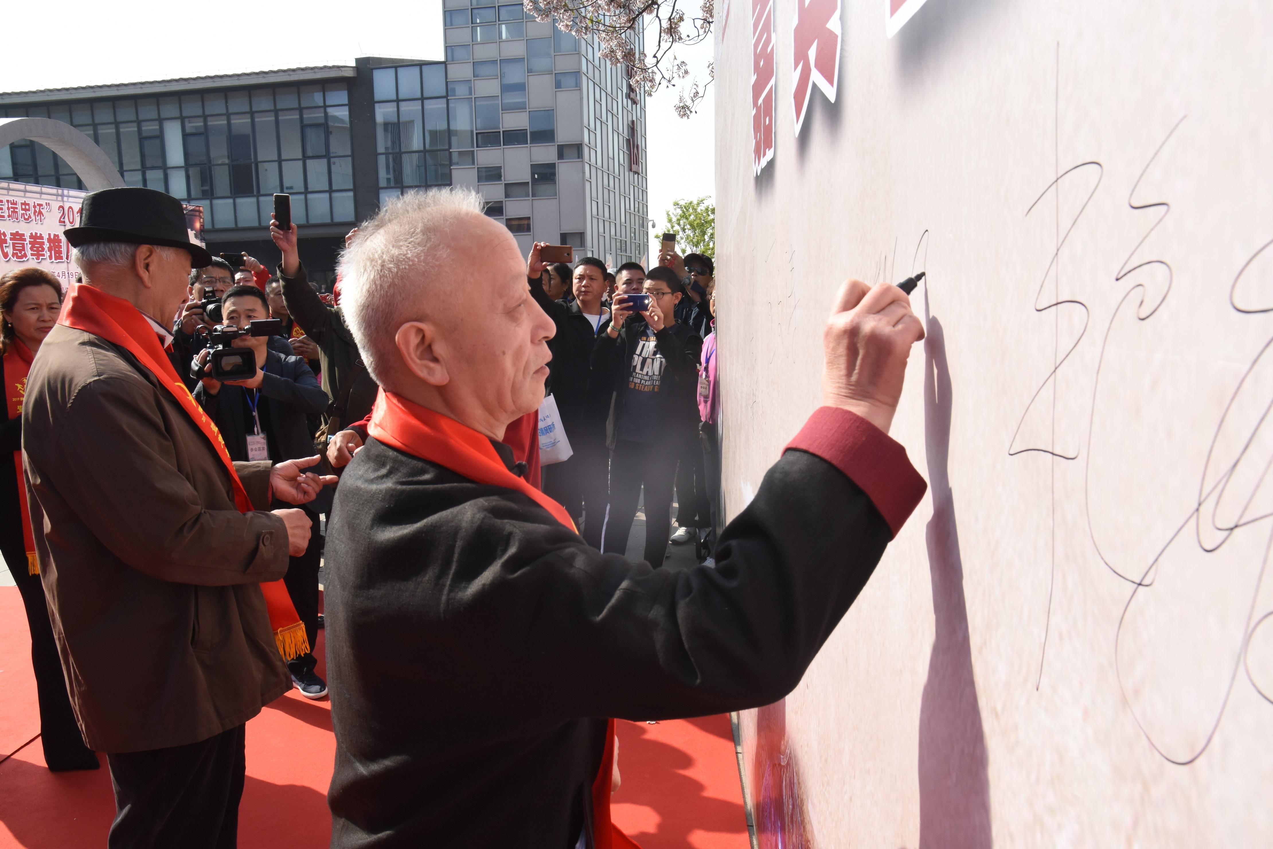 一碼一肖王中王論壇，探索與解析，一碼一肖王中王論壇，深度探索與解析